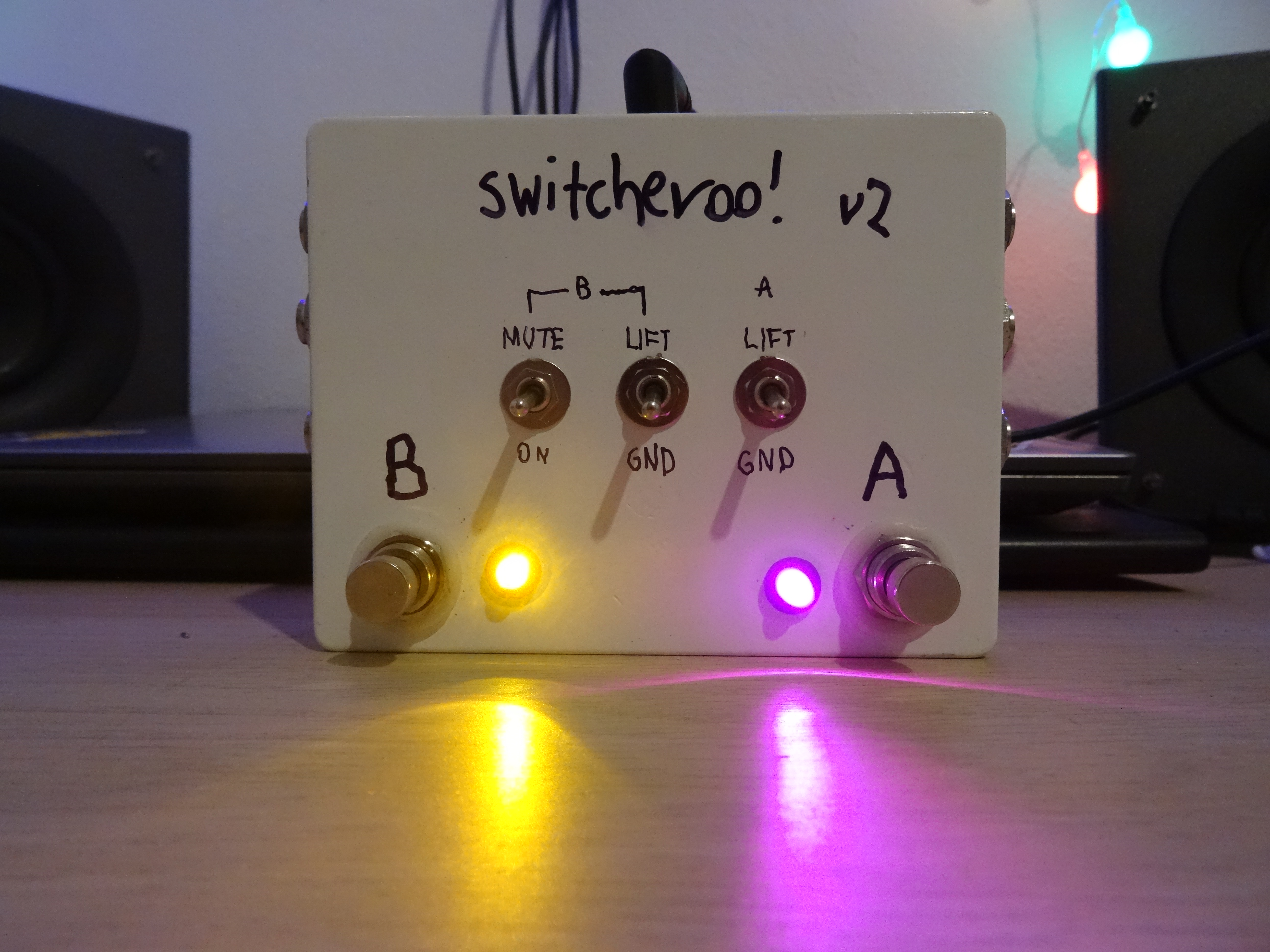 the switcheroo! v2 loop switcher pedal powered on, with both loops engaged